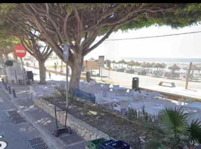 Apartamento En Primera Linea De Playa El Palo Malaga Exterior photo